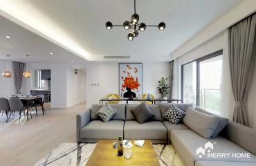 Spacious 220sqm 3 +1brs flat in La Doll high floor with nice view